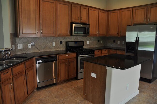 Building Photo - 12814 Quail Creek Dr
