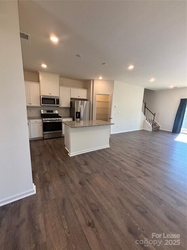 Building Photo - 2773 Yeager Dr NW