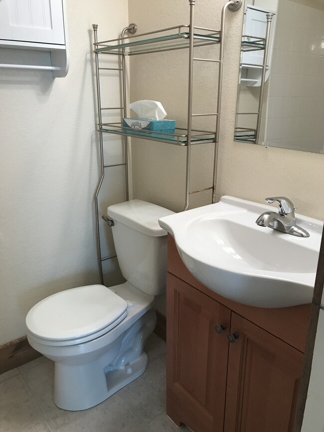 Building Photo - Charming remodeled 1 bedroom home in Windsor