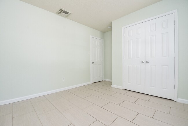 Building Photo - 29323 Hickory Terrace Dr