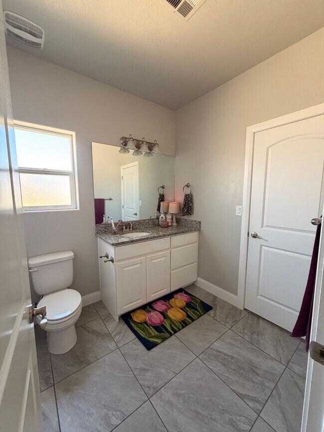 Building Photo - Beautiful Sky Ridge Home