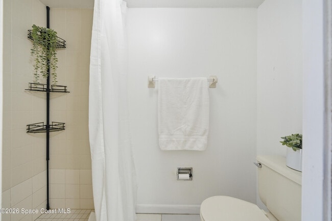 Building Photo - 6850 US-1