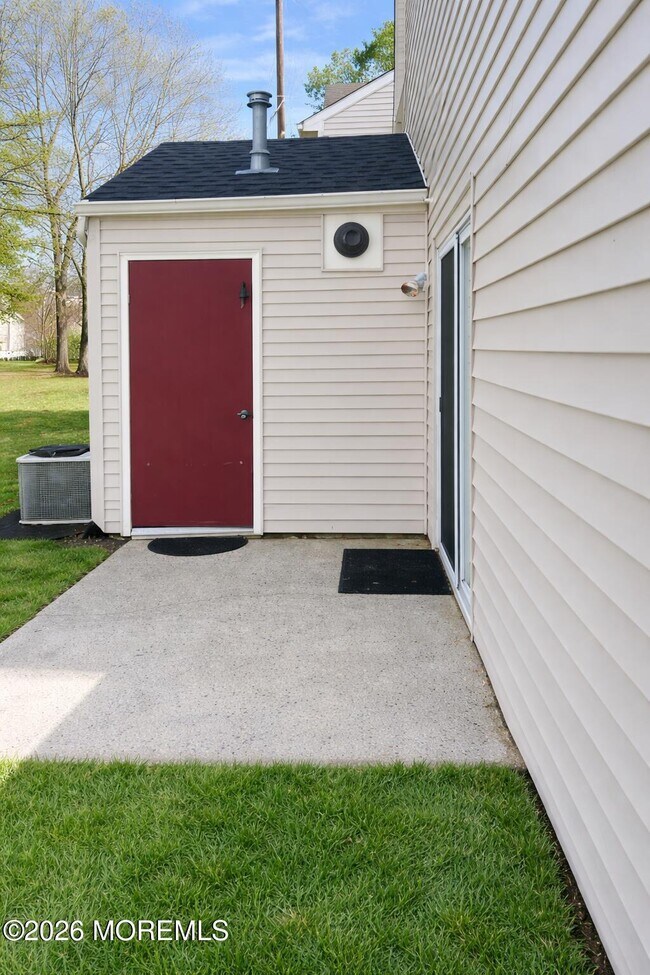 Building Photo - 16 Pin Oak Ln