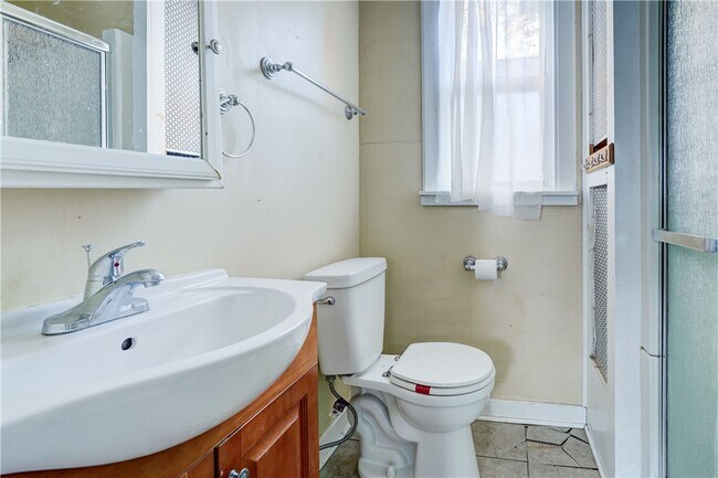 Building Photo - 416 Gregory St