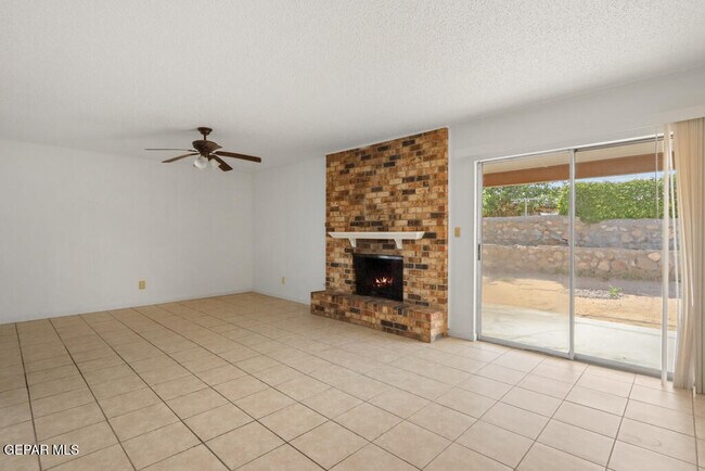 Building Photo - 2117 Anise Dr