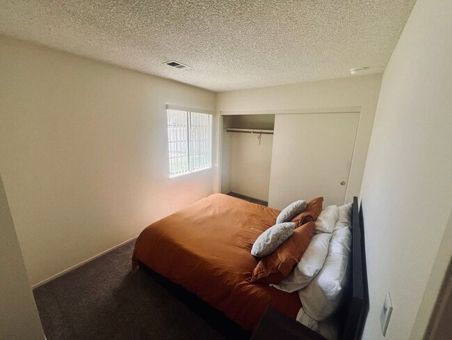 Building Photo - Affordable Comfort in 55+ Guard-Gated Comm...