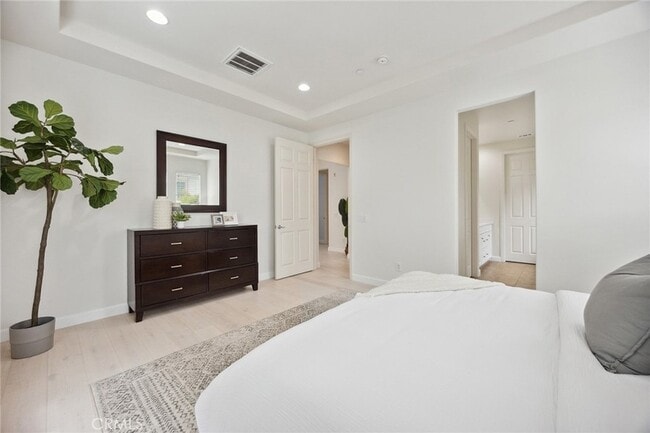 Building Photo - 210 Desert Bloom