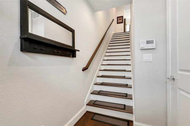 Building Photo - 7333 Valley View Ln