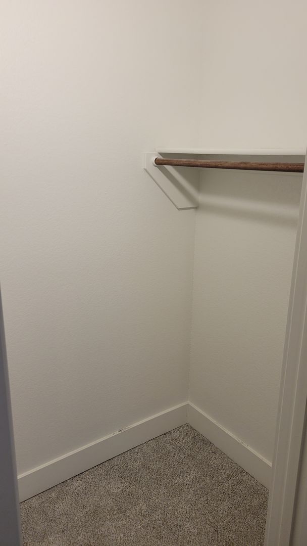 Building Photo - 3/2/2 CUSTOM FEATURES - OPEN CONCEPT - GOD...