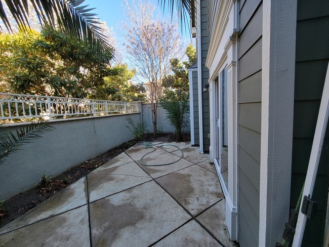 Building Photo - 143 W Saltillo Ln