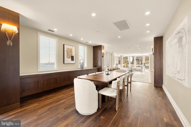 Building Photo - 622 Ponte Villas N