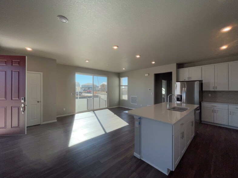 Building Photo - 817 Morning Glory Rd