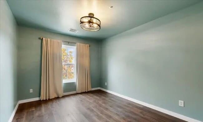 Building Photo - Great Mountain Gate Home 3 bed, 2 1/2 bath home with 2 car garage Property Pros Property Manageme...