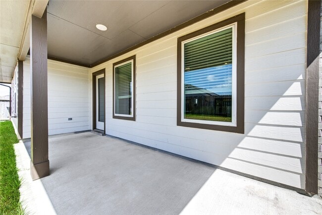 Building Photo - 30215 Lone Peak Dr