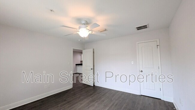 Building Photo - 313 N Navy Blvd