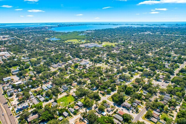 Building Photo - REDUCED Rent $1895.00.... 3 bed/2 bath Split Level, NEW downstairs addition, lots of extras ** FR...