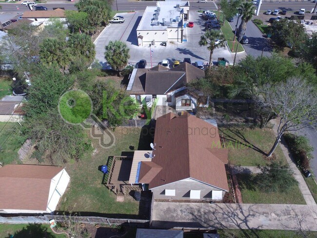 Building Photo - 2Bed/1Bath w/office in Central Mcallen ( Laurel and 10th )