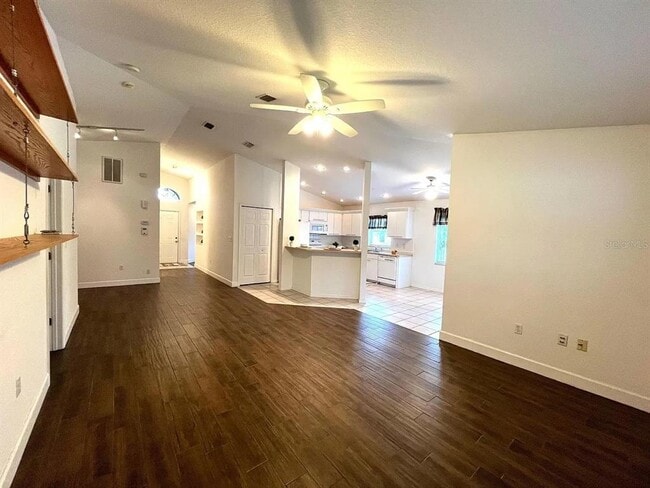 Building Photo - 1485 Donegan Rd