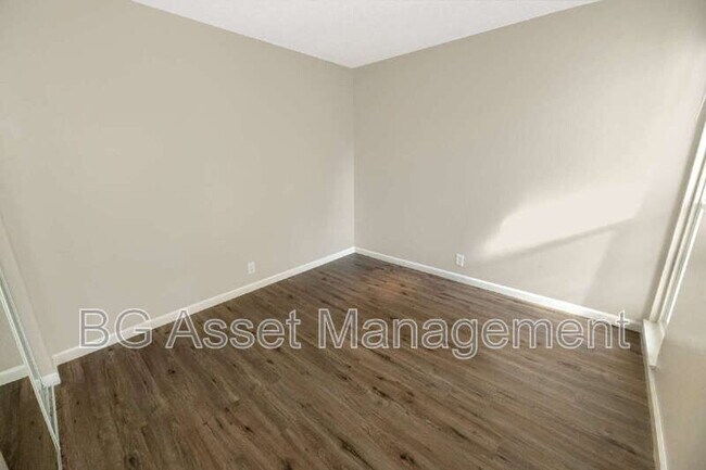 Building Photo - 944 Fletcher Ln