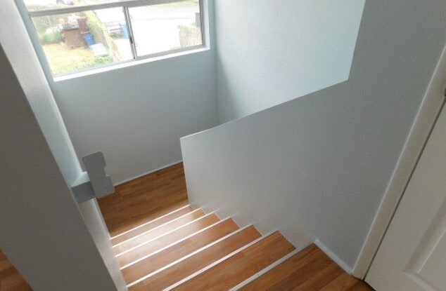 Building Photo - Five Bedroom Home