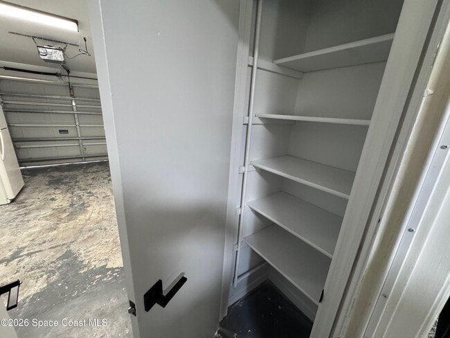 Building Photo - 1723 Bruman Terrace