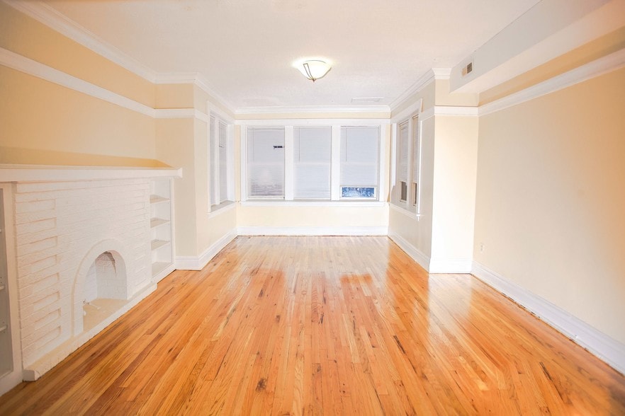 Building Photo - 5301 W Jackson Blvd