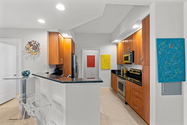 Building Photo - 801 S Olive Ave