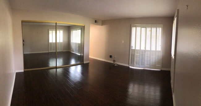 Building Photo - 12036 Caminito Campana