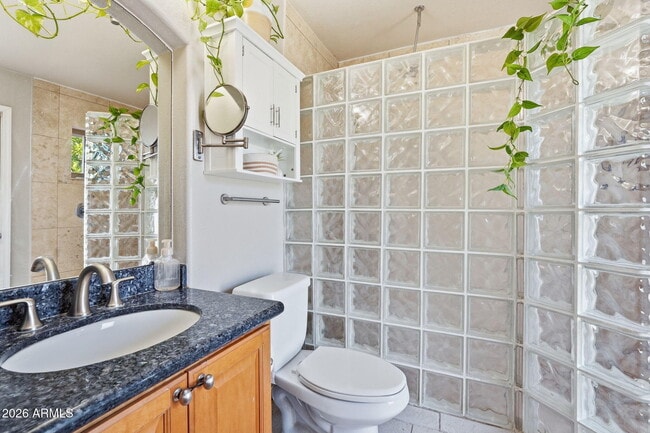 Building Photo - 2352 E Delgado St