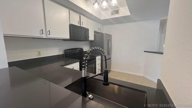 Building Photo - 735 SW 148th Ave