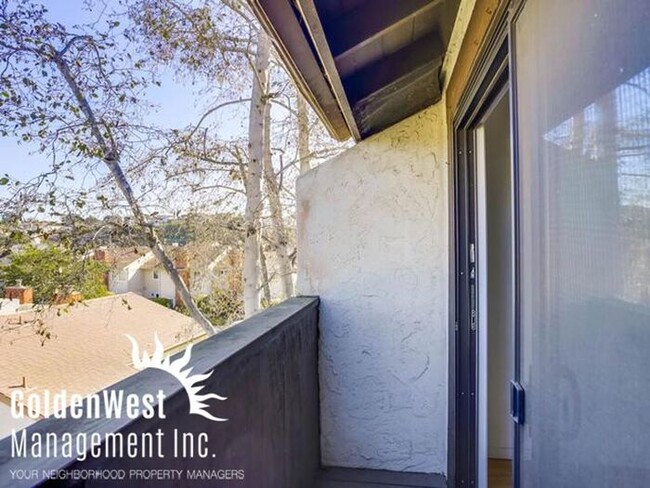 Building Photo - Cozy 2Bdm 1.5Ba Condo in Point Loma Heights