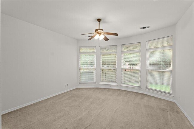 Building Photo - 2304 Village View Loop