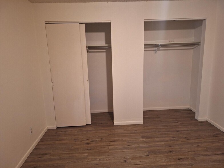 Building Photo - 5300 E Cherry Creek South Dr