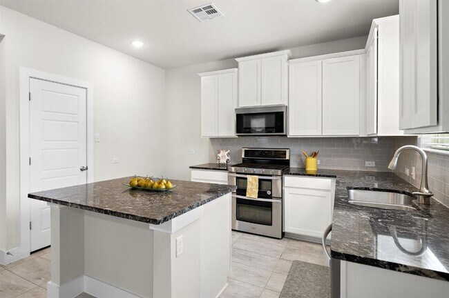 Building Photo - 3605 Talladega Trce