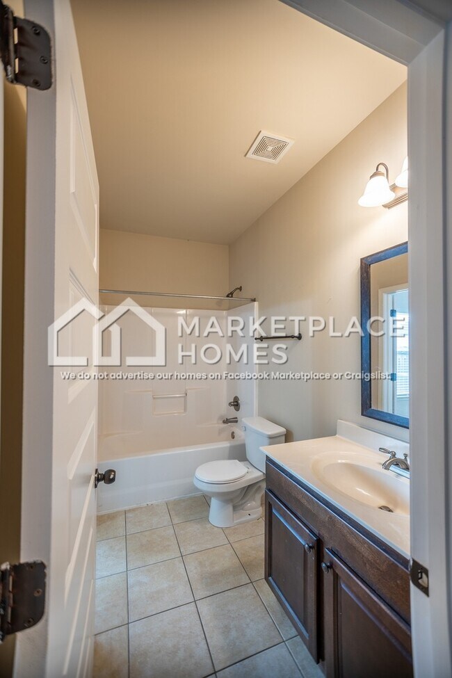 Building Photo - 3333 Grove Landing Cir