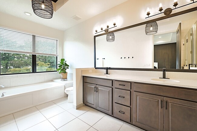 Building Photo - 6151 Yerba Buena Ct