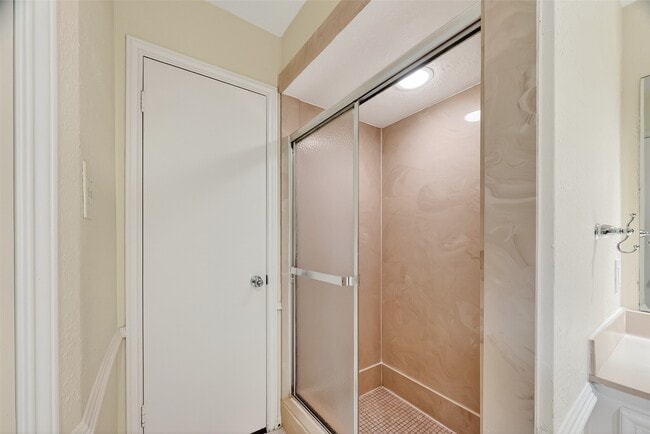 Building Photo - 13618 Jessica Ln