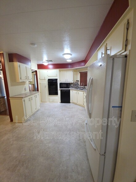 Building Photo - 30715 Arenga Palm Dr