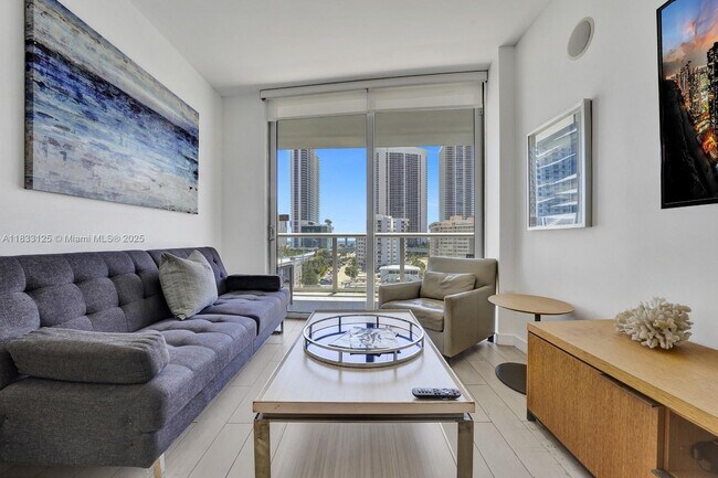 Building Photo - 2600 E Hallandale Beach Blvd