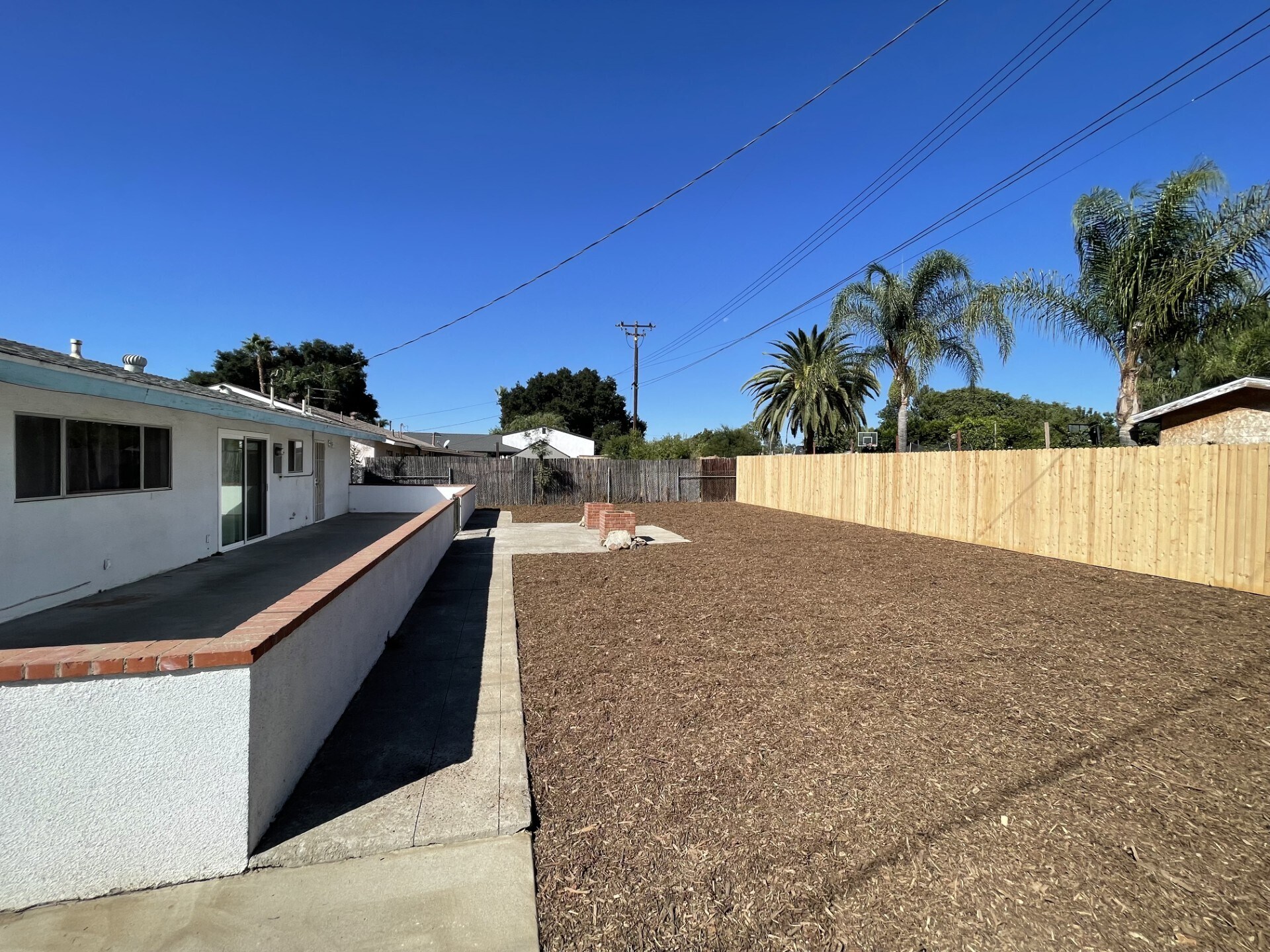 Building Photo - 4980 Lincoln Ave