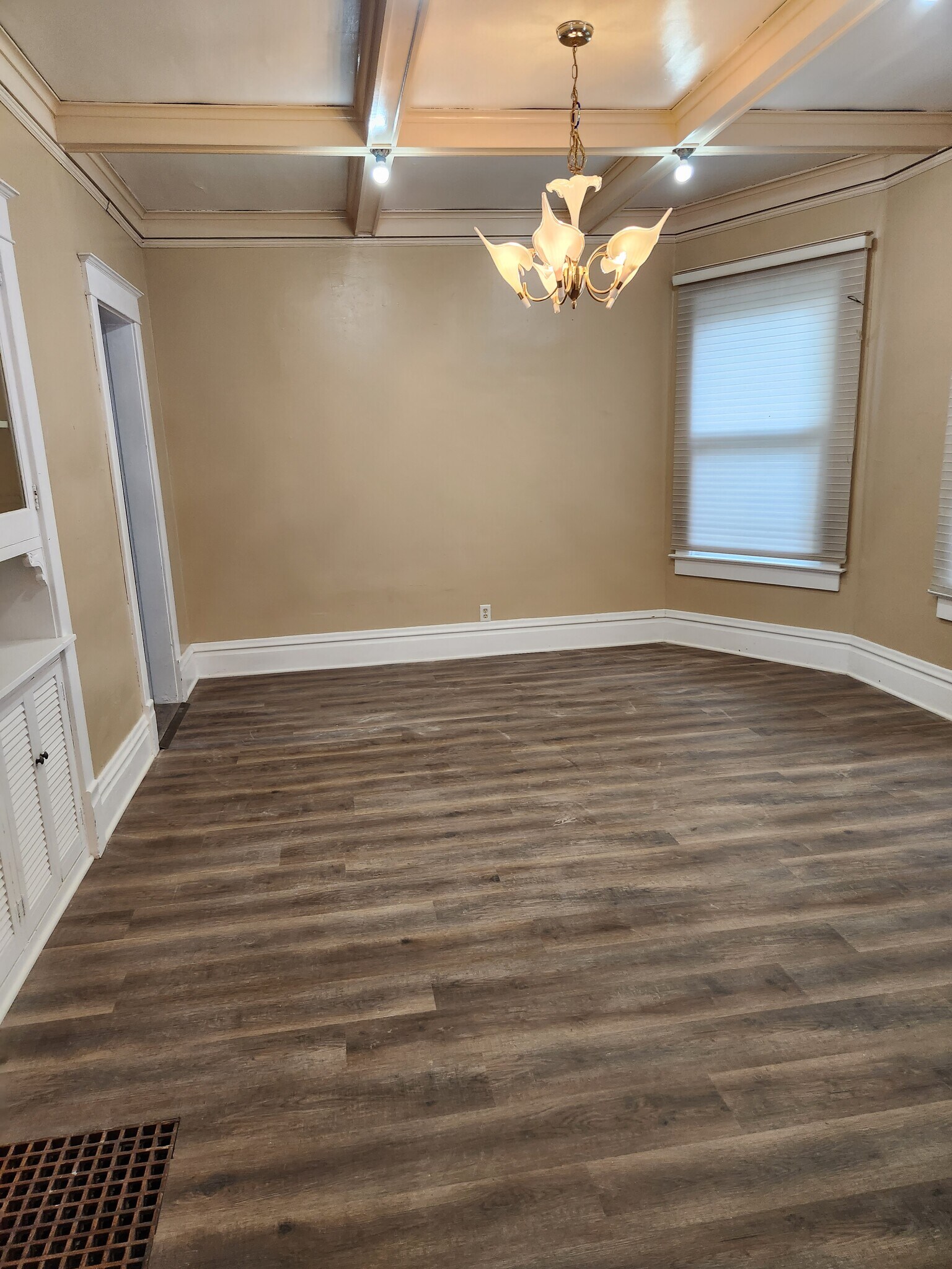 Dining Room - 1017 N Elmwood Ave