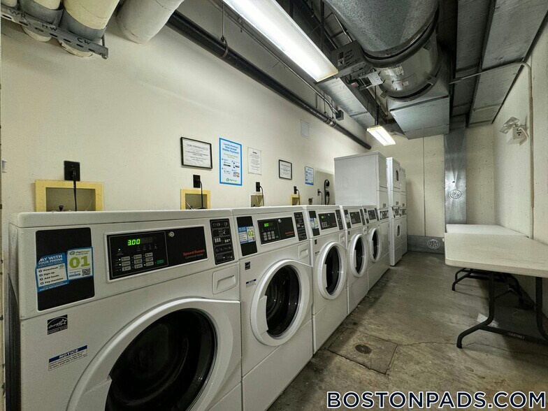 Building Photo - 40 Boylston St