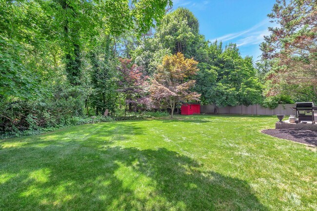 Building Photo - 4 Half Acre Ct