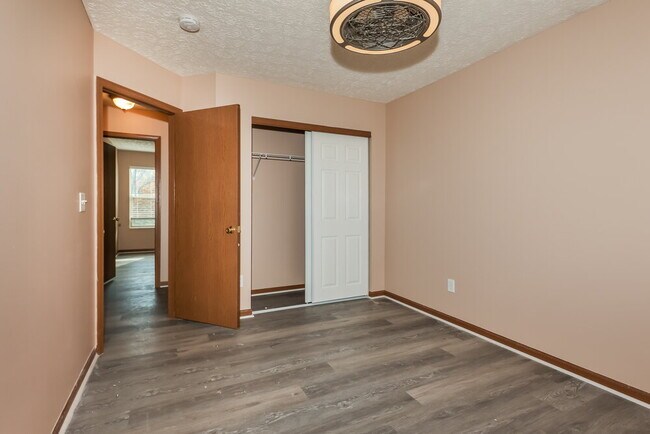 Building Photo - 5449 Longworth Dr