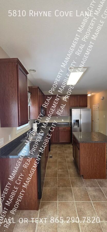 Building Photo - 5810 Rhyne Cove Ln