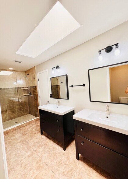 Building Photo - 13903 LAZY OAK DRIVE