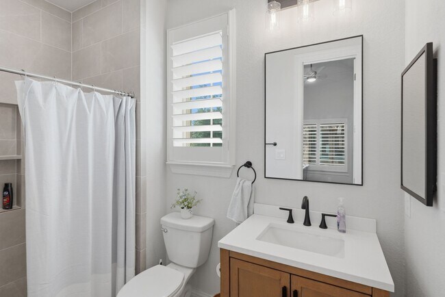 Building Photo - 111 N Bimini Twist Cir