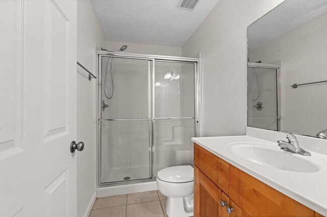 Building Photo - 5115 E 11th St