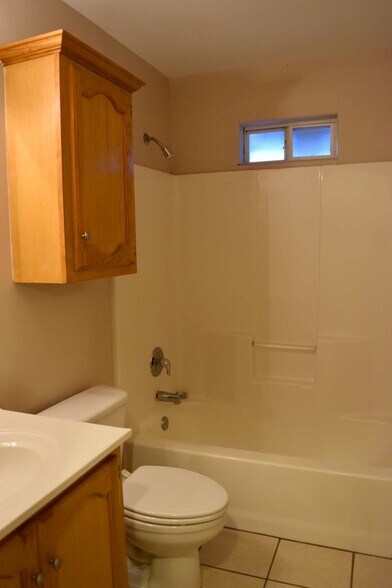 Building Photo - 715 S Dfw Dr