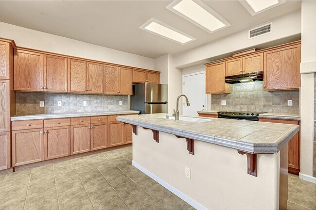 Building Photo - 5629 N Citrus Ln